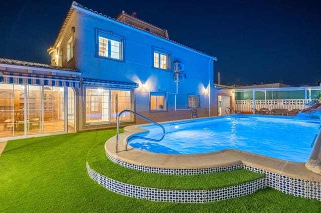 6 slaapkamer Villa te koop in El Chaparral, Torrevieja met zwembad - € 689.000 (Ref: 9494336)