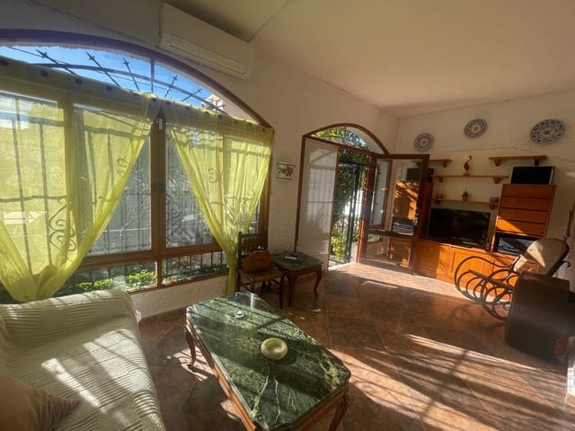 2 slaapkamer Huis te koop in Punta Prima, Torrevieja met zwembad - € 340.000 (Ref: 9496960)