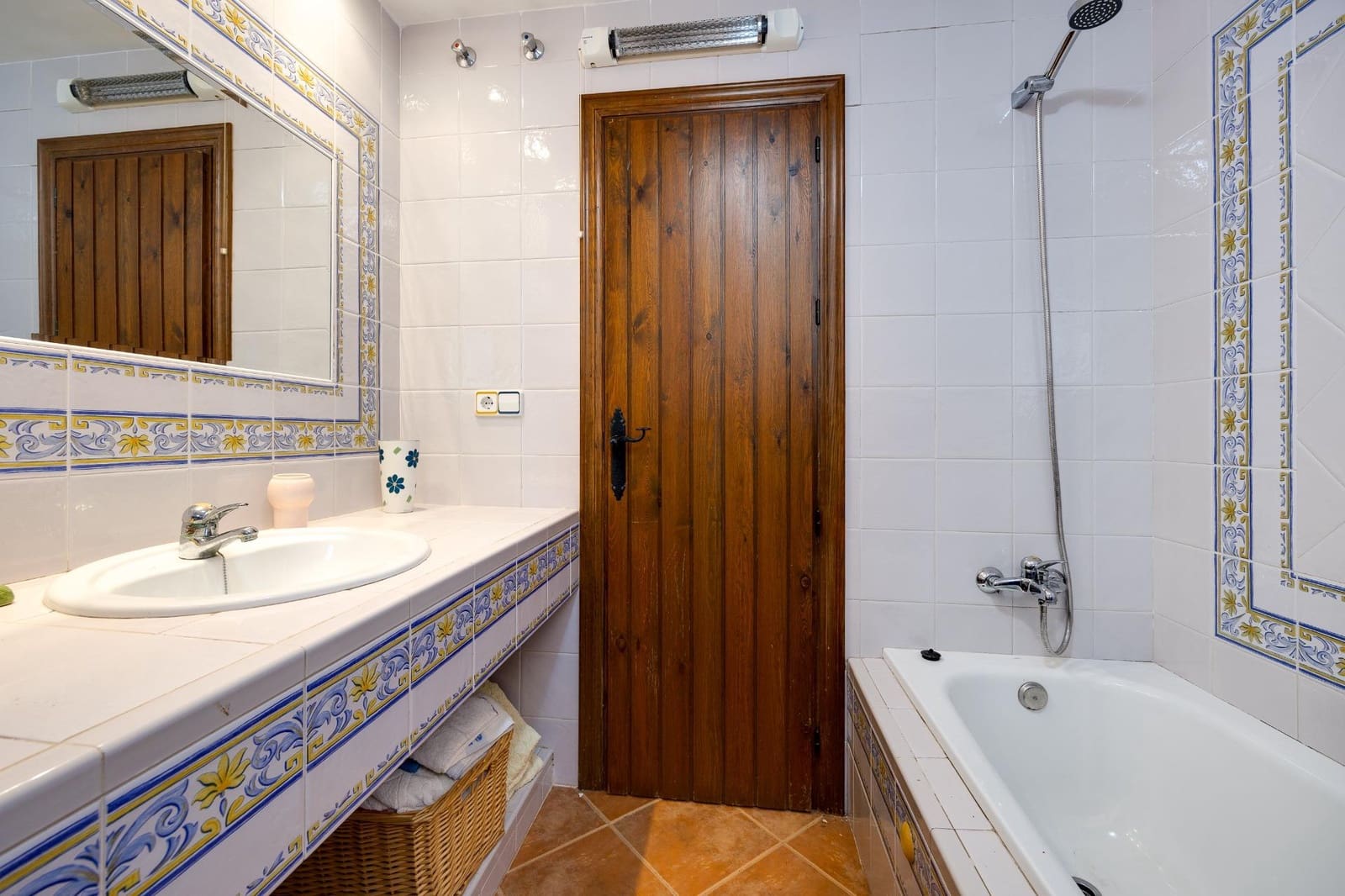 5 bedroom Villa for sale in San Miguel de Salinas with pool - € 449,950 (Ref: 9496971)