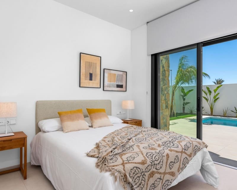 3 slaapkamer Villa te koop in Los Alcazares met zwembad - € 689.900 (Ref: 9496975)