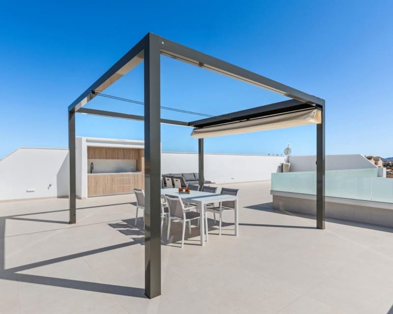 3 slaapkamer Villa te koop in Los Alcazares met zwembad - € 689.900 (Ref: 9496975)