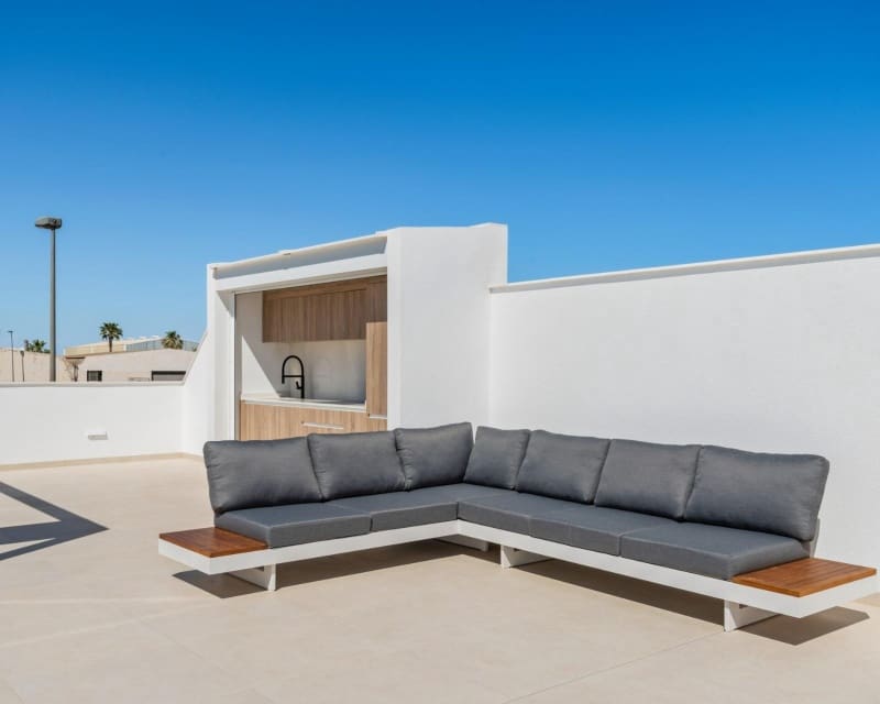 3 slaapkamer Villa te koop in Los Alcazares met zwembad - € 689.900 (Ref: 9496975)