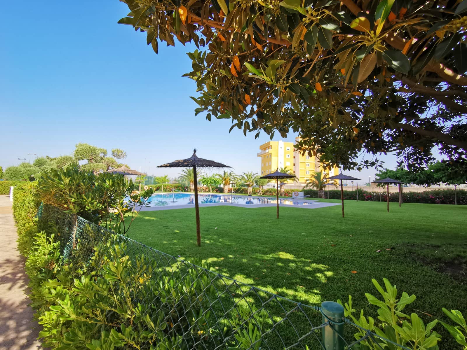 3 quarto Apartamento para venda em Guardamar del Segura com piscina - 239 000 € (Ref: 9498899)