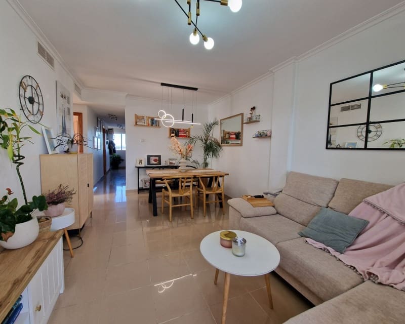 3 quarto Apartamento para venda em Guardamar del Segura com piscina - 239 000 € (Ref: 9498899)