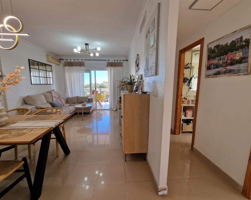 3 quarto Apartamento para venda em Guardamar del Segura com piscina - 239 000 € (Ref: 9498899)