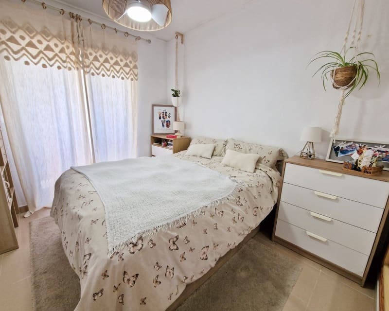 3 quarto Apartamento para venda em Guardamar del Segura com piscina - 239 000 € (Ref: 9498899)