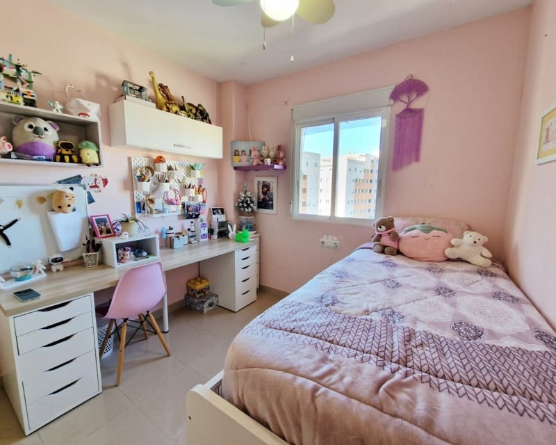 3 quarto Apartamento para venda em Guardamar del Segura com piscina - 239 000 € (Ref: 9498899)