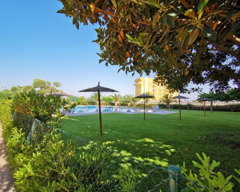 3 quarto Apartamento para venda em Guardamar del Segura com piscina - 239 000 € (Ref: 9498899)