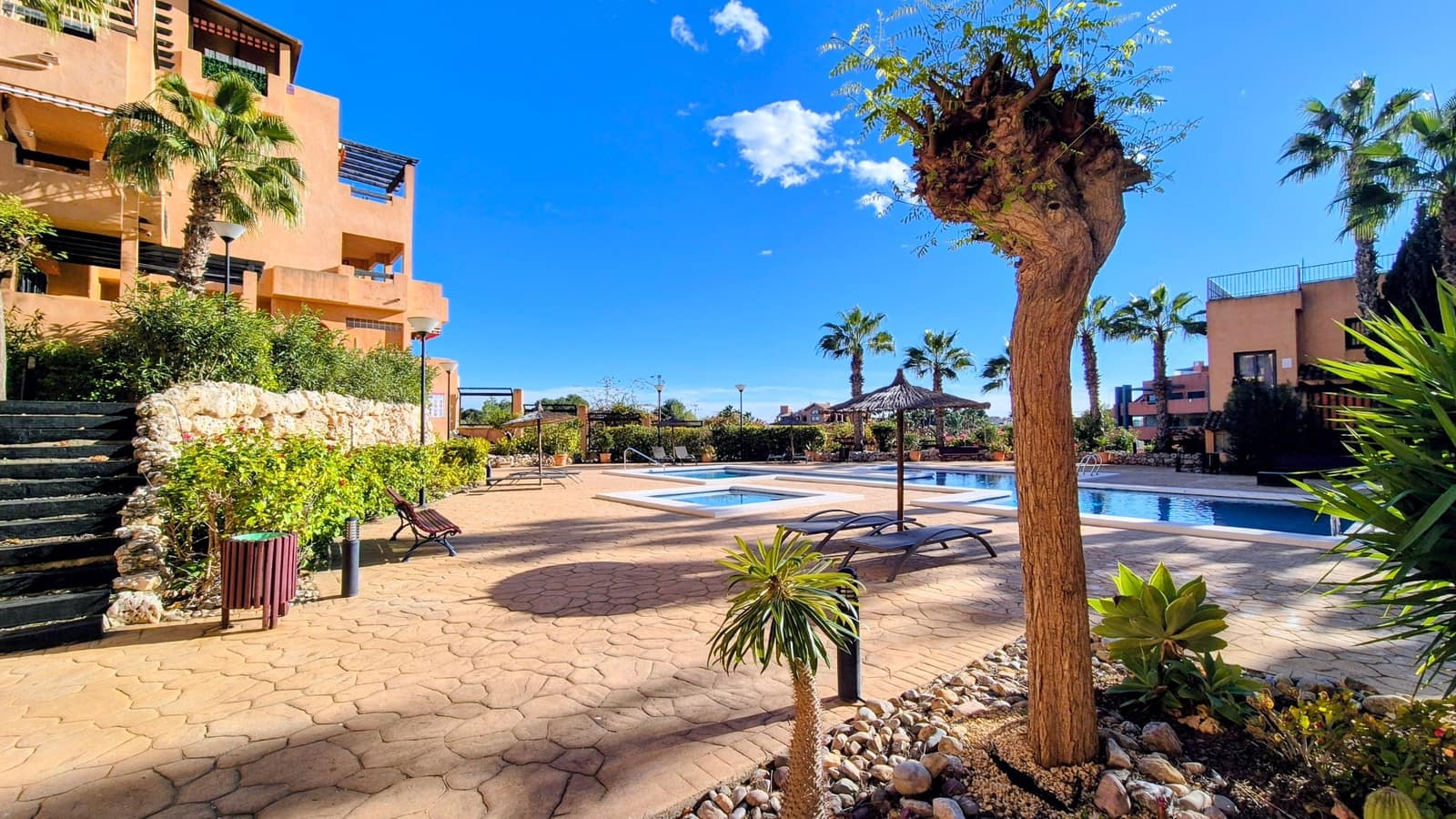 2 bedroom Apartment for sale in Villamartin with pool - € 235,000 (Ref: 9503969)