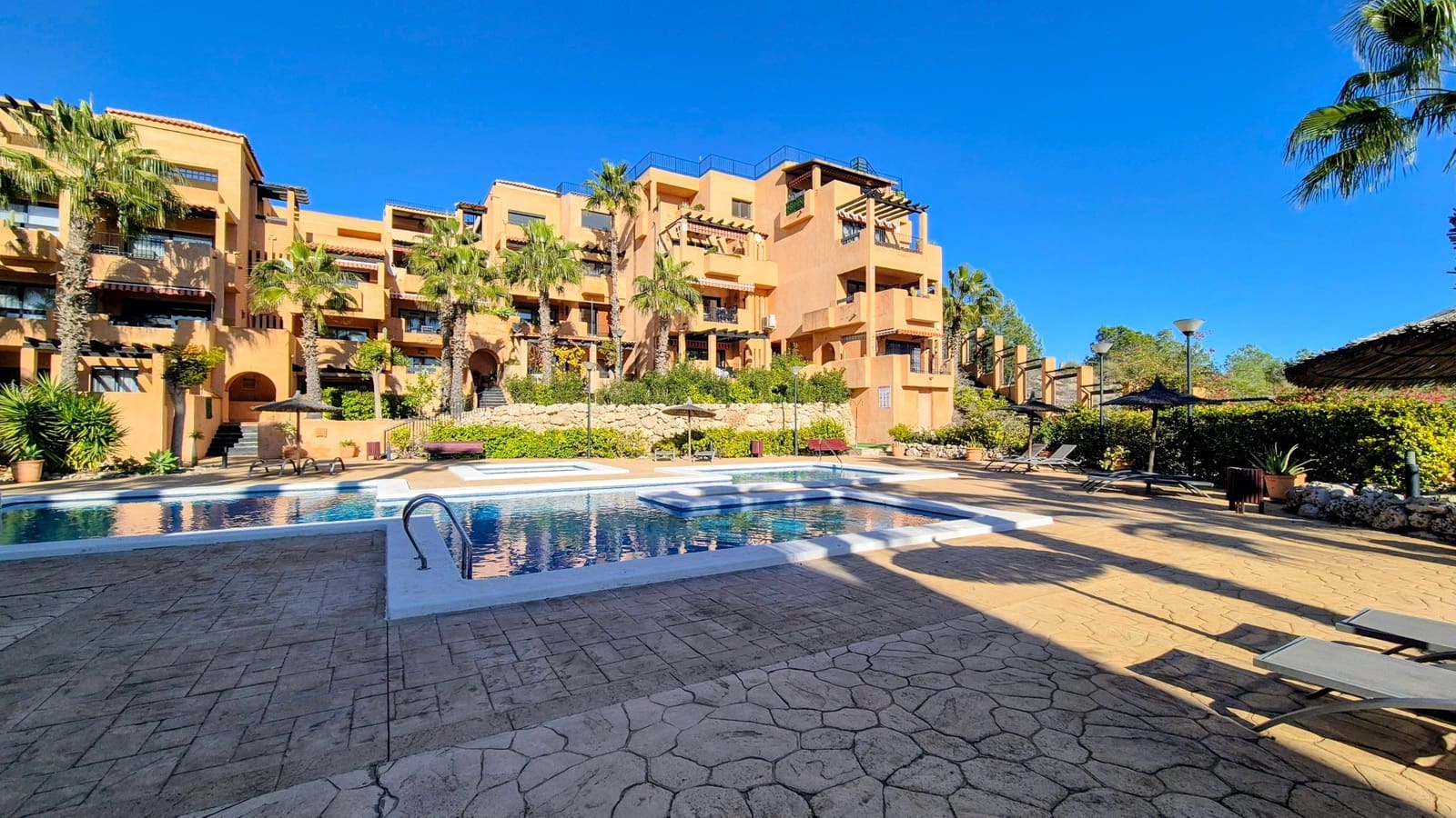 2 bedroom Apartment for sale in Villamartin with pool - € 235,000 (Ref: 9503969)