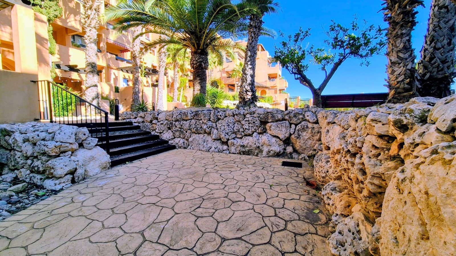 2 bedroom Apartment for sale in Villamartin with pool - € 235,000 (Ref: 9503969)