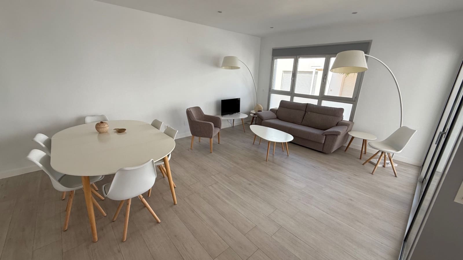 Chalet de 5 habitaciones en Villamartin en venta con piscina - 299.900 € (Ref: 9503984)