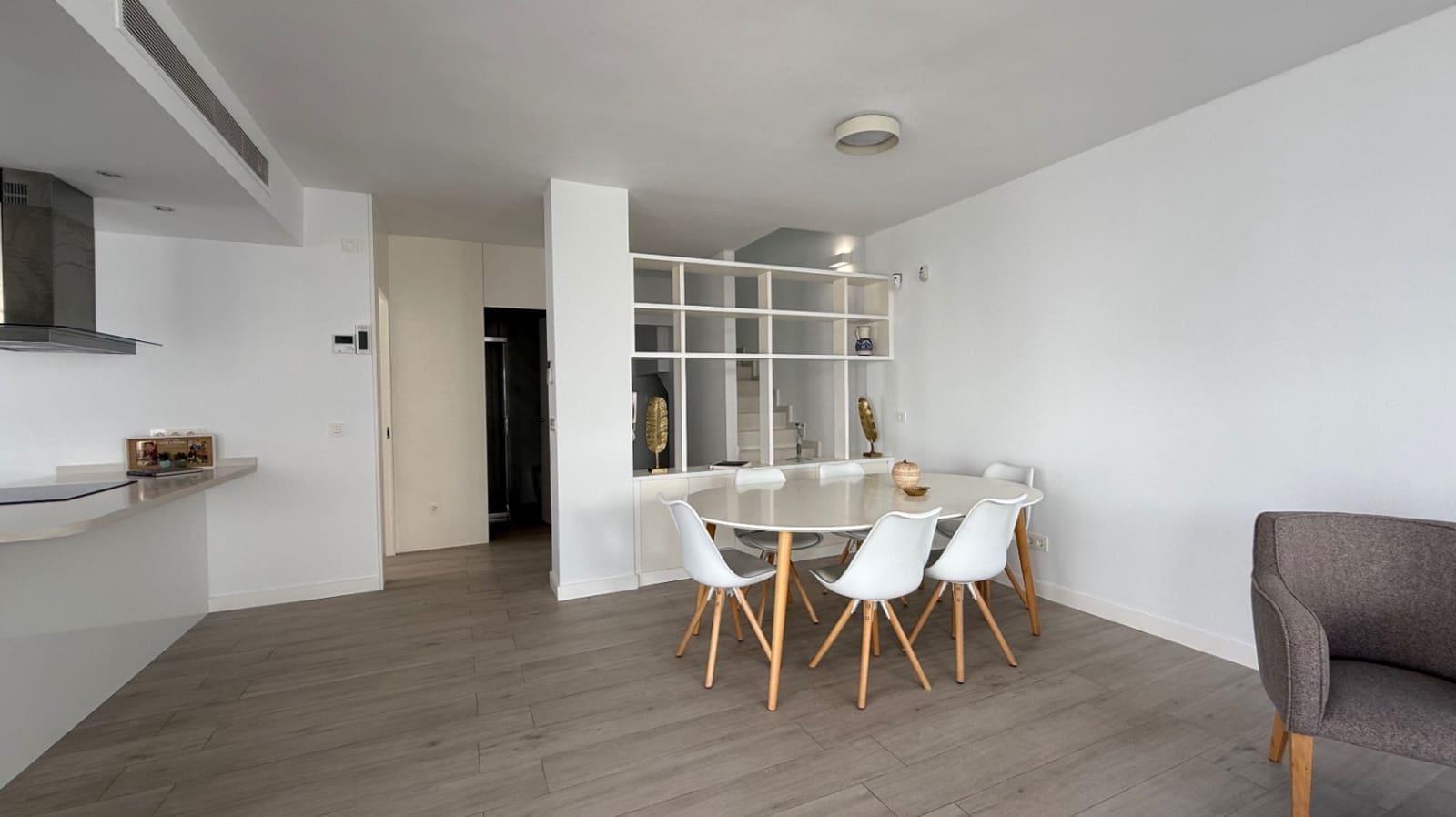 Chalet de 5 habitaciones en Villamartin en venta con piscina - 299.900 € (Ref: 9503984)