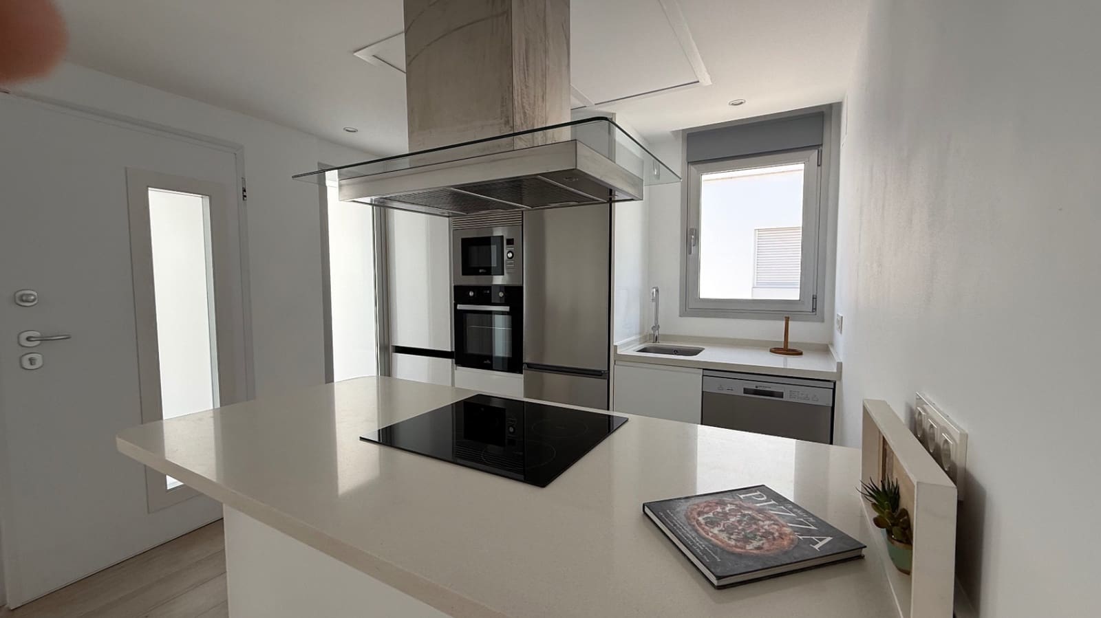 Chalet de 5 habitaciones en Villamartin en venta con piscina - 299.900 € (Ref: 9503984)