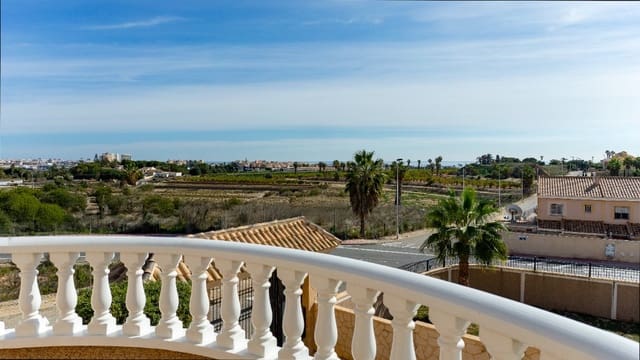 2 bedroom Villa for sale in Los Altos with pool - € 290,000 (Ref: 9508790)