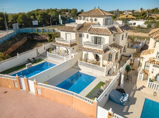 3 bedroom Villa for sale in Cabo Roig, Orihuela with pool - € 365,000 (Ref: 9508801)