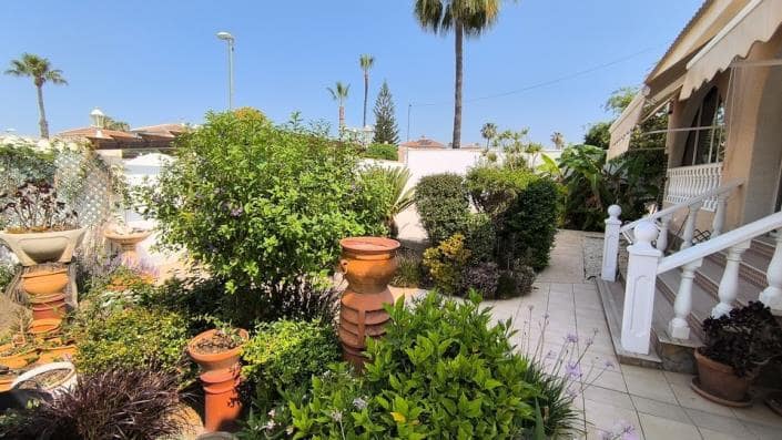 3 bedroom Villa for sale in Pueblo Bravo with pool - € 450,000 (Ref: 9513291)