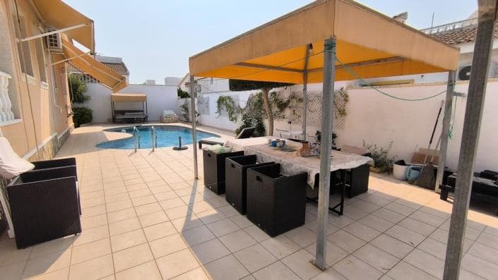 3 bedroom Villa for sale in Pueblo Bravo with pool - € 450,000 (Ref: 9513291)