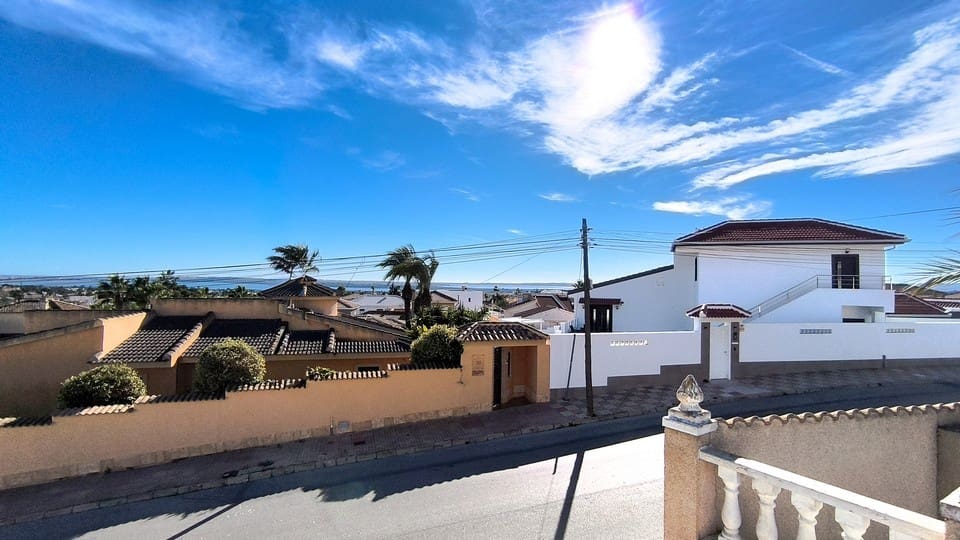 3 bedroom Villa for sale in Ciudad Quesada with pool - € 525,000 (Ref: 9513293)