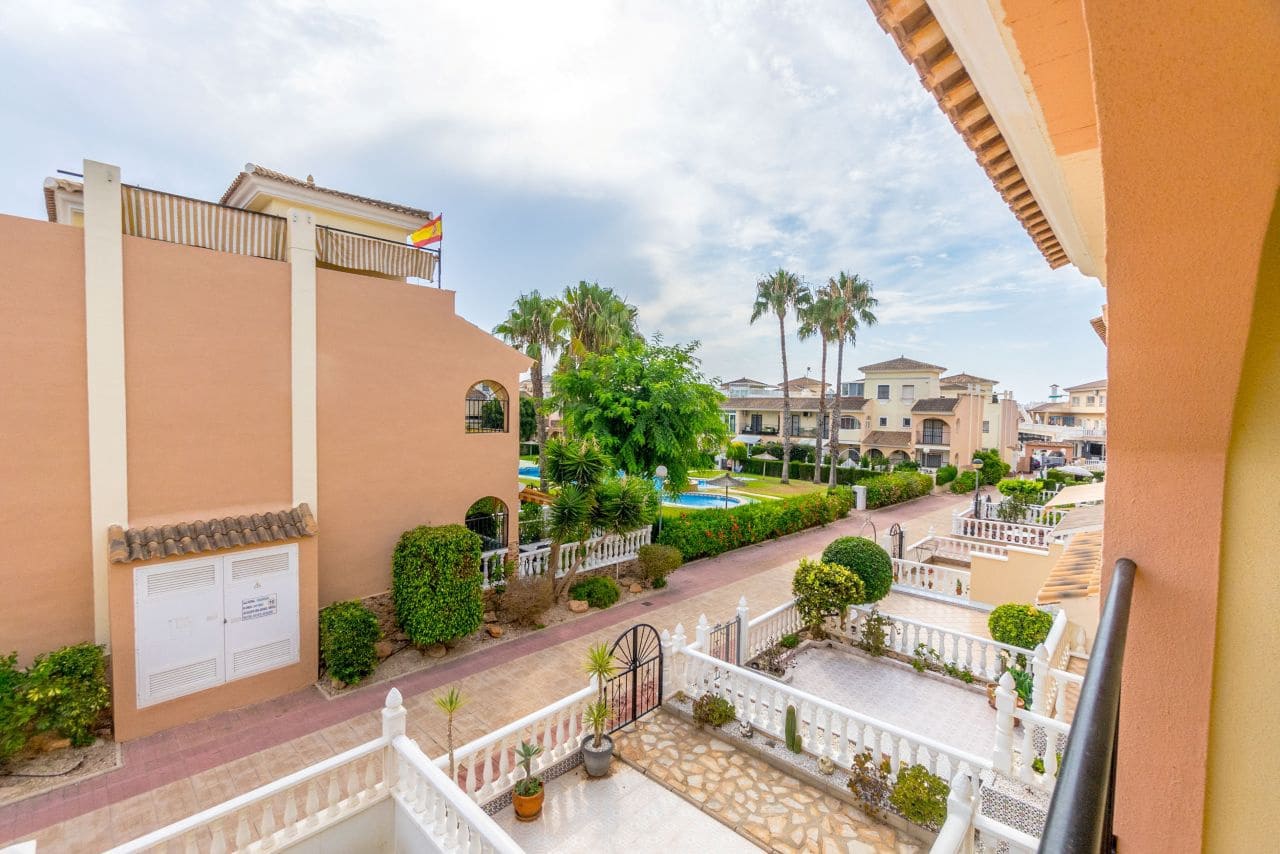 3 slaapkamer Huis te koop in Playa Flamenca met zwembad - € 285.000 (Ref: 9518717)