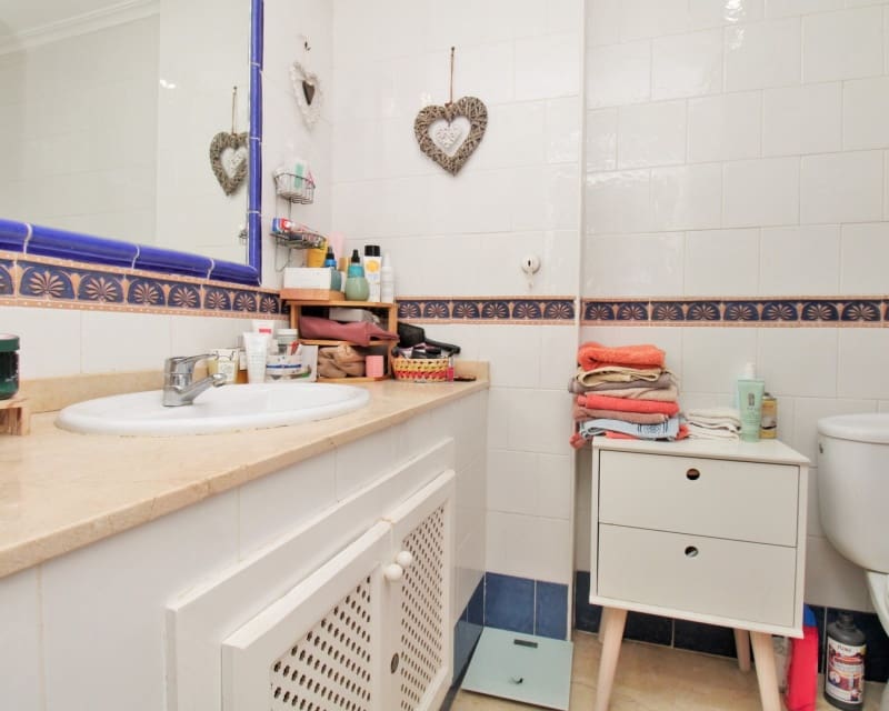 Apartamento de 2 habitaciones en Playa Flamenca en venta con piscina - 189.950 € (Ref: 9552004)