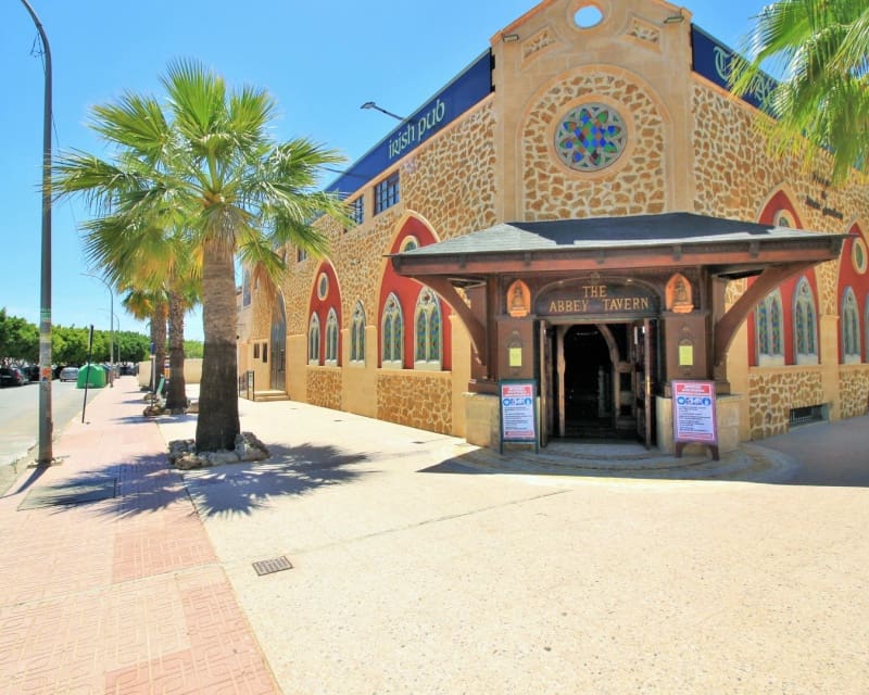 Apartamento de 2 habitaciones en Playa Flamenca en venta con piscina - 189.950 € (Ref: 9552004)