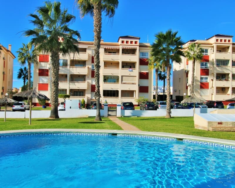 Apartamento de 2 habitaciones en Playa Flamenca en venta con piscina - 189.950 € (Ref: 9552004)