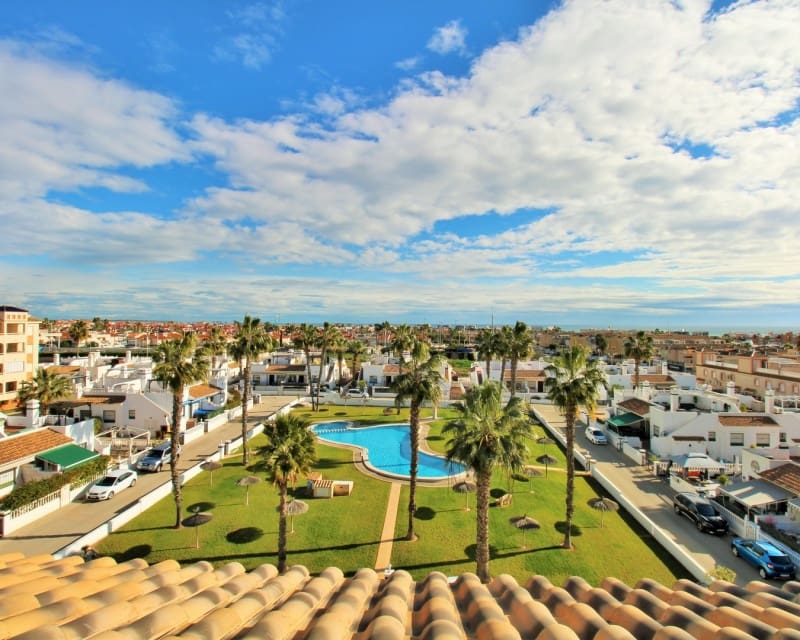 Apartamento de 2 habitaciones en Playa Flamenca en venta con piscina - 189.950 € (Ref: 9552004)