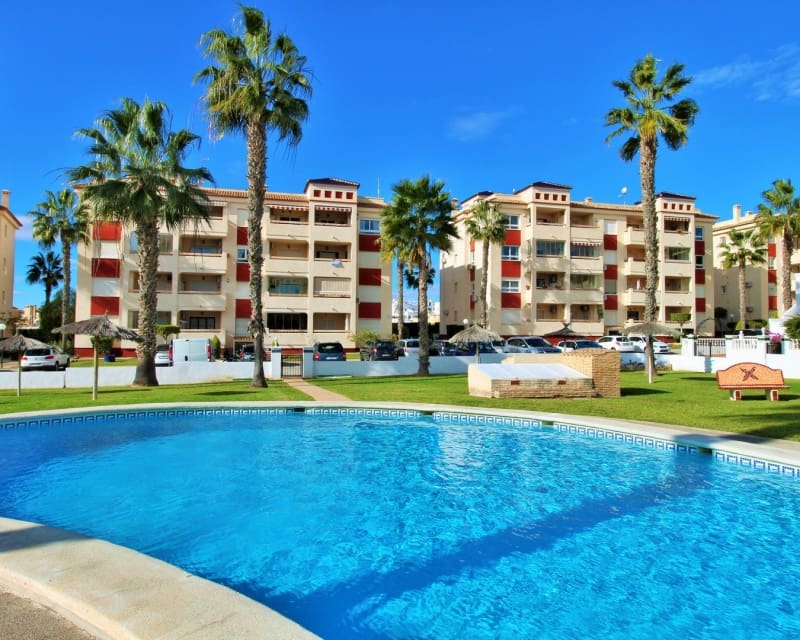 Apartamento de 2 habitaciones en Playa Flamenca en venta con piscina - 189.950 € (Ref: 9552004)