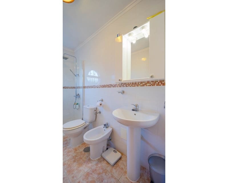 3 quarto Moradia para venda em Playa Flamenca com piscina - 269 000 € (Ref: 9552010)