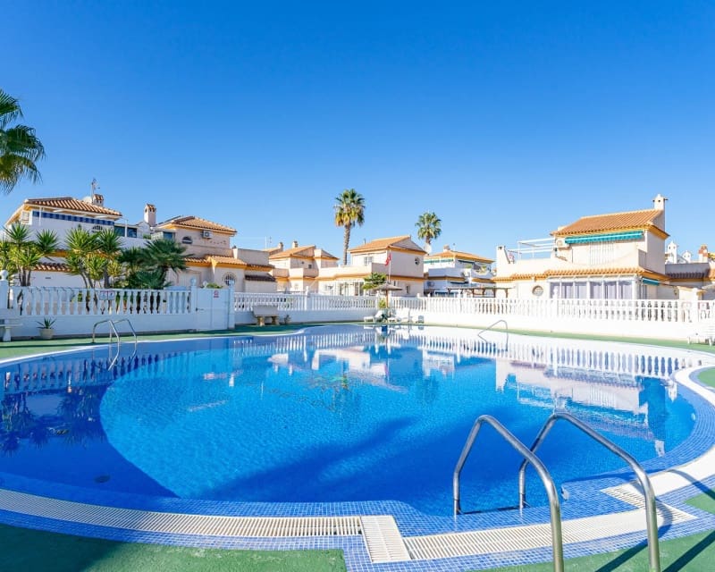 3 quarto Moradia para venda em Playa Flamenca com piscina - 269 000 € (Ref: 9552010)
