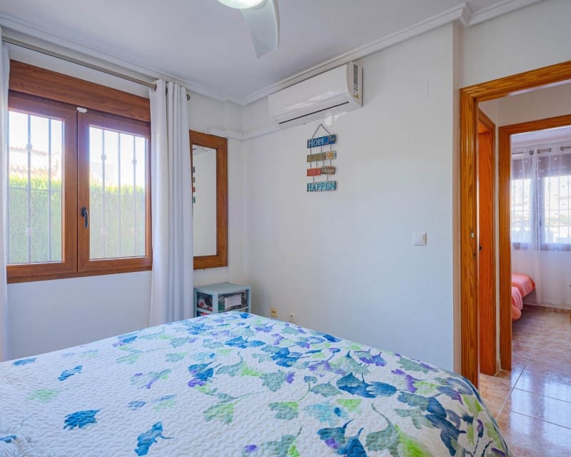 3 quarto Moradia para venda em Playa Flamenca com piscina - 269 000 € (Ref: 9552010)