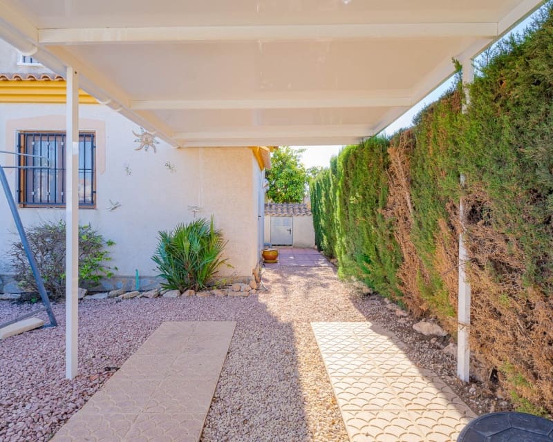 3 quarto Moradia para venda em Playa Flamenca com piscina - 269 000 € (Ref: 9552010)