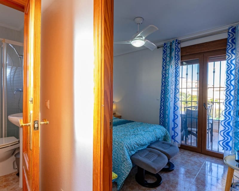 3 quarto Moradia para venda em Playa Flamenca com piscina - 269 000 € (Ref: 9552010)