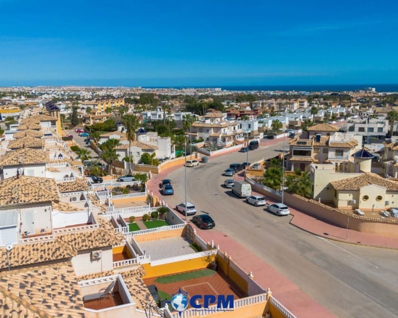 2 quarto Moradia para venda em Cabo Roig com piscina - 255 000 € (Ref: 9552019)