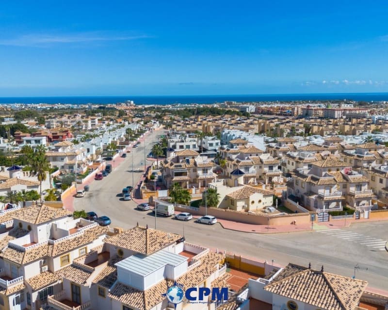 2 quarto Moradia para venda em Cabo Roig com piscina - 255 000 € (Ref: 9552019)