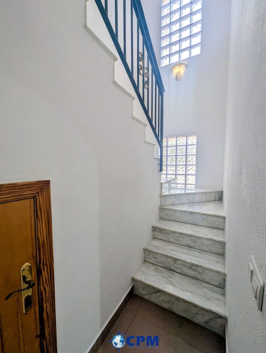 6 slaapkamer Villa te koop in Villamartin met zwembad - € 425.000 (Ref: 9552020)