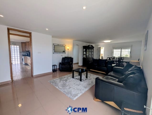 6 slaapkamer Villa te koop in Villamartin, Orihuela met zwembad - € 425.000 (Ref: 9552020)