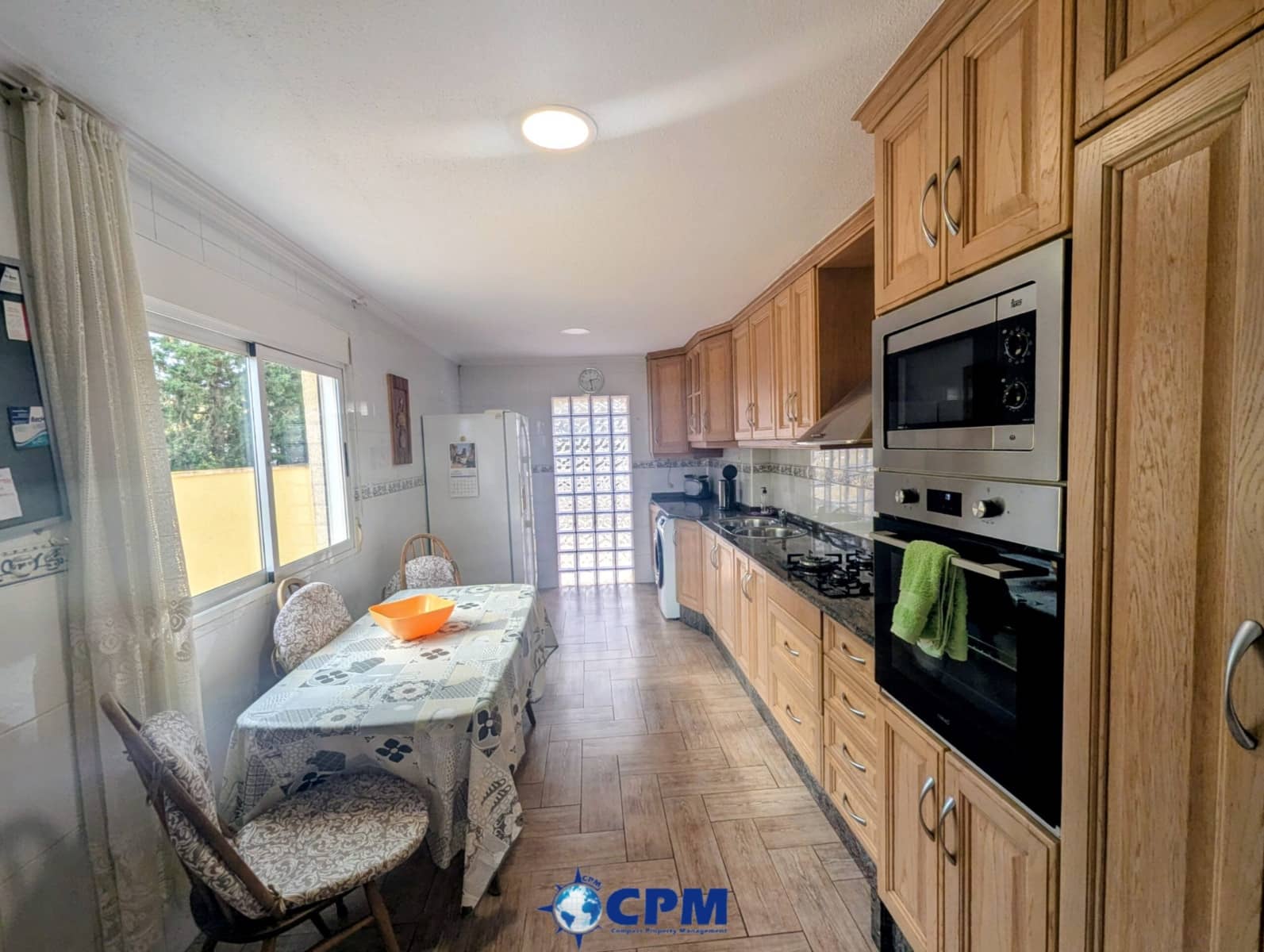 6 slaapkamer Villa te koop in Villamartin met zwembad - € 425.000 (Ref: 9552020)