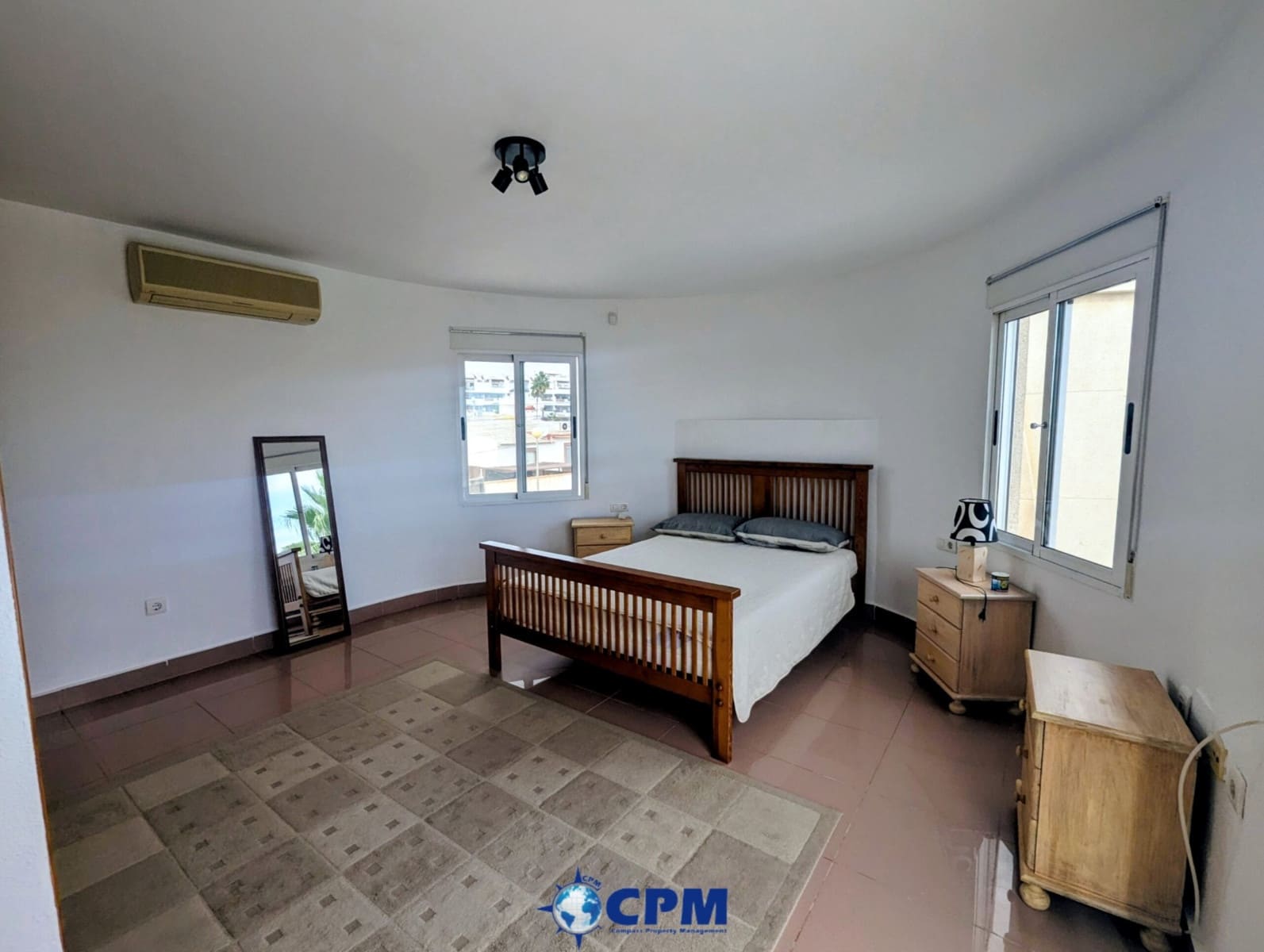 6 slaapkamer Villa te koop in Villamartin met zwembad - € 425.000 (Ref: 9552020)