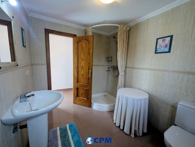 6 slaapkamer Villa te koop in Villamartin, Orihuela met zwembad - € 425.000 (Ref: 9552020)