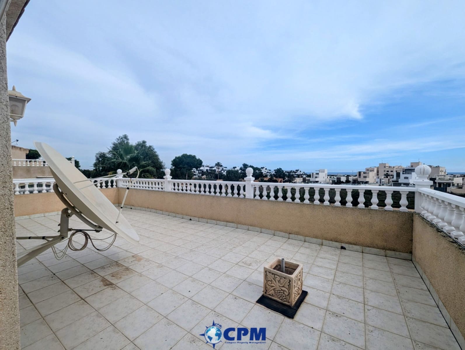 6 slaapkamer Villa te koop in Villamartin met zwembad - € 425.000 (Ref: 9552020)