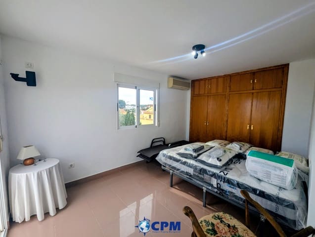 6 slaapkamer Villa te koop in Villamartin, Orihuela met zwembad - € 425.000 (Ref: 9552020)