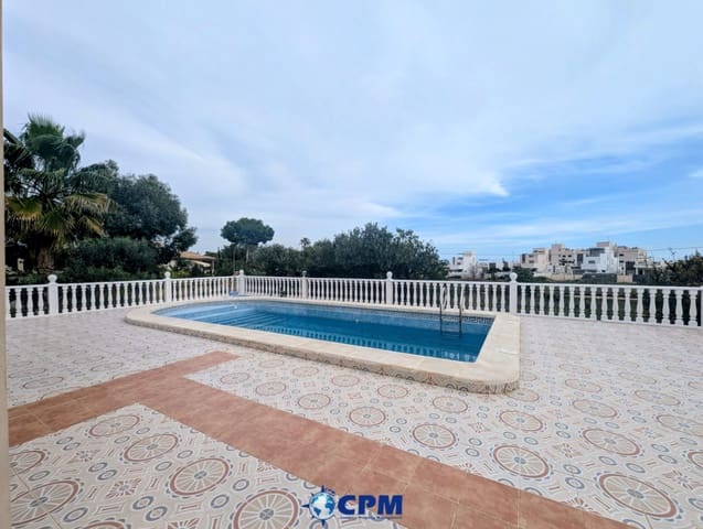 6 slaapkamer Villa te koop in Villamartin, Orihuela met zwembad - € 425.000 (Ref: 9552020)