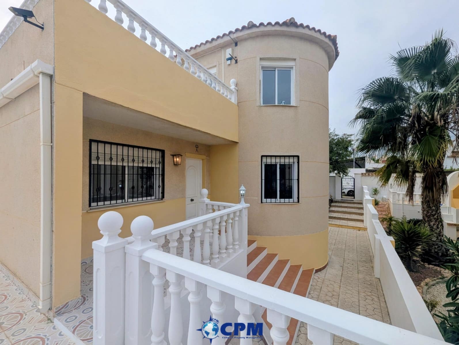 6 slaapkamer Villa te koop in Villamartin met zwembad - € 425.000 (Ref: 9552020)