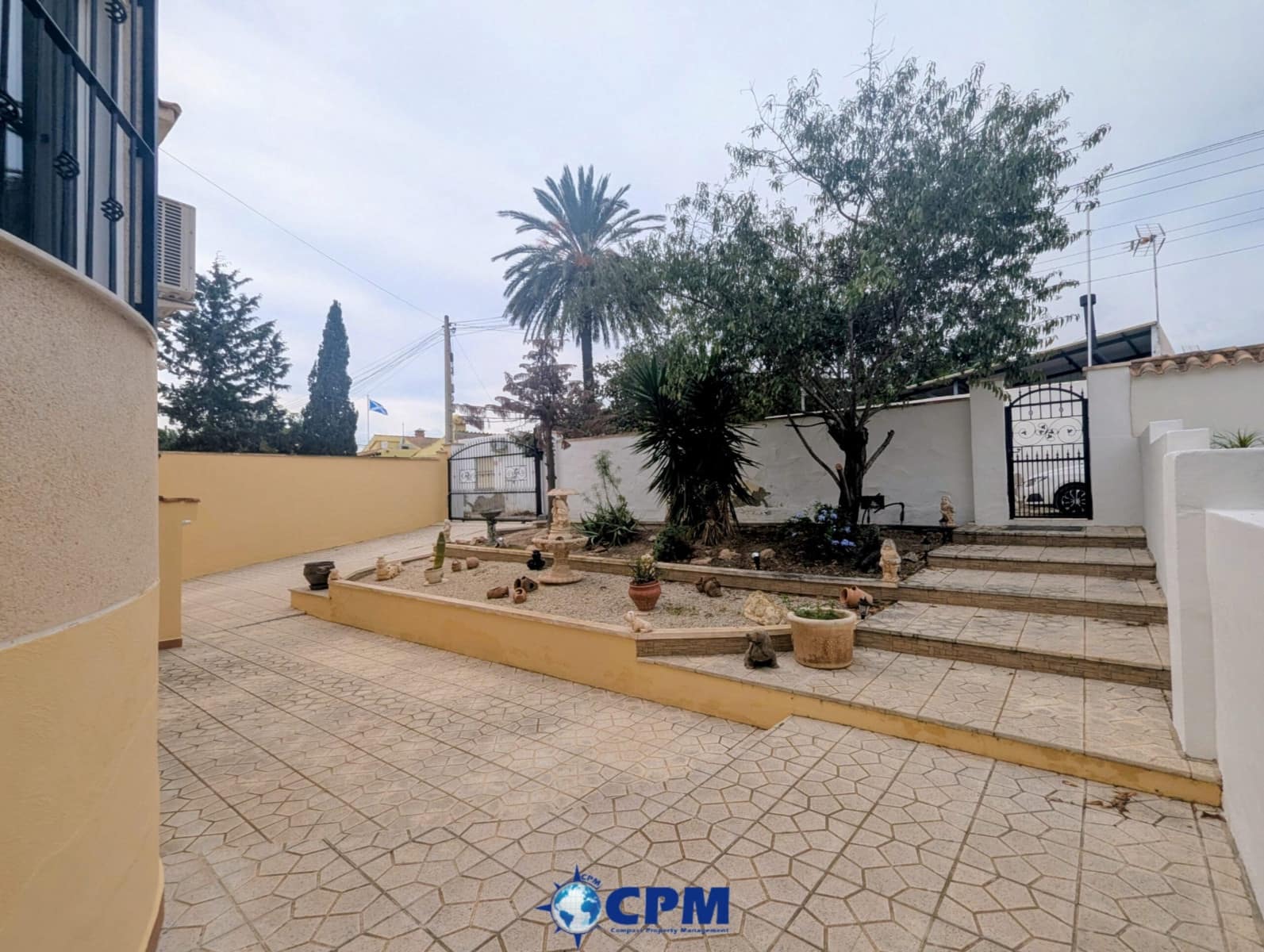 6 slaapkamer Villa te koop in Villamartin met zwembad - € 425.000 (Ref: 9552020)