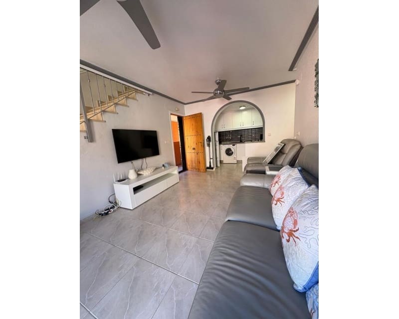 3 Zimmer Apartment zu verkaufen in Playa Flamenca mit Pool - 185.000 € (Ref: 9552034)