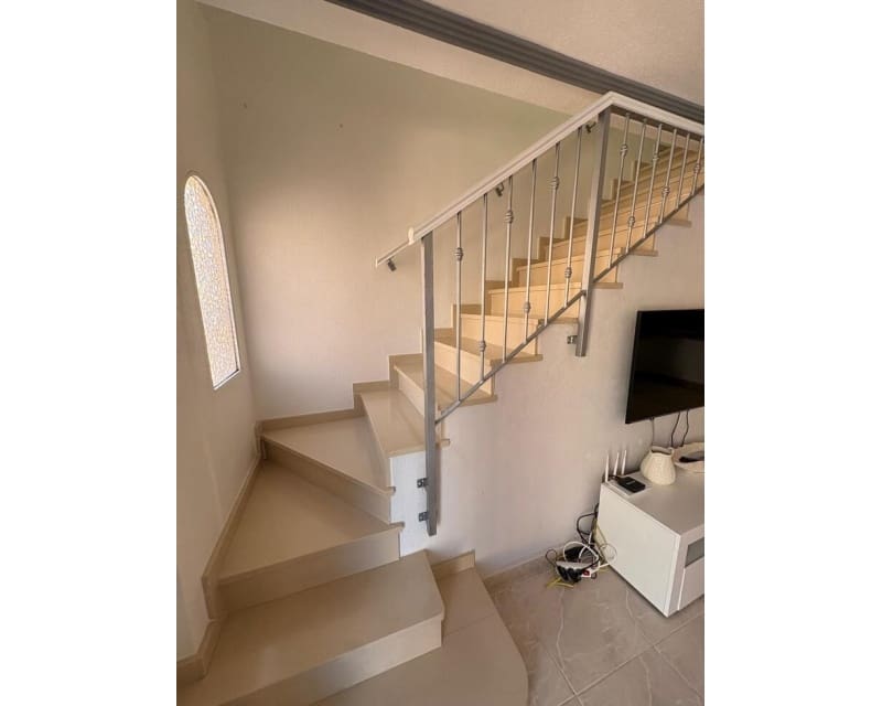 3 Zimmer Apartment zu verkaufen in Playa Flamenca mit Pool - 185.000 € (Ref: 9552034)