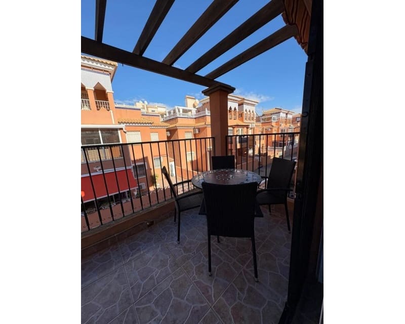 3 Zimmer Apartment zu verkaufen in Playa Flamenca mit Pool - 185.000 € (Ref: 9552034)