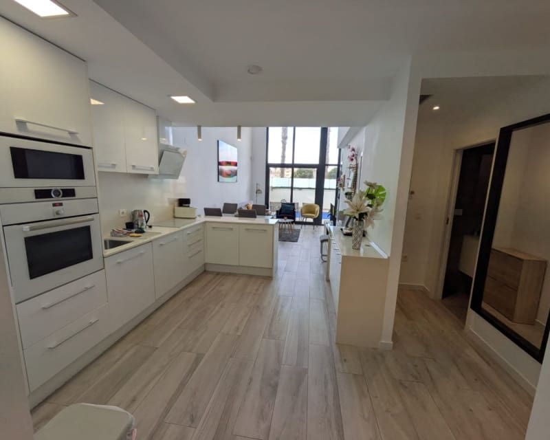 3 slaapkamer Villa te koop in Cabo Roig met zwembad - € 450.000 (Ref: 9552046)